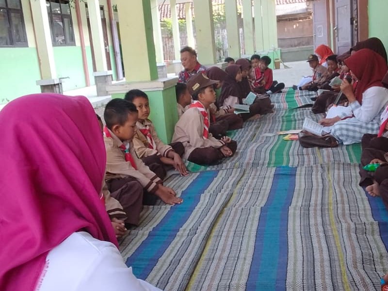 JUMAJI ( JUM'AT MENGAJI)