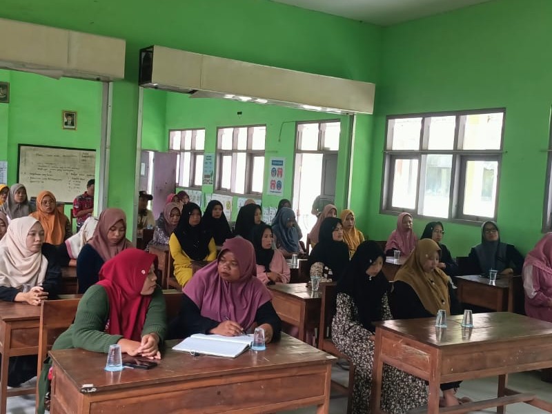 Penerimaan Rapor Hasil Belajar Siswa Semester Ganjil
