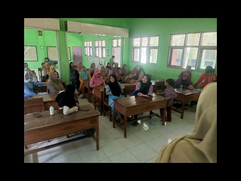 RAPAT WALI MURID PENERIMAAN RAPORT SEMESTER GENAP
